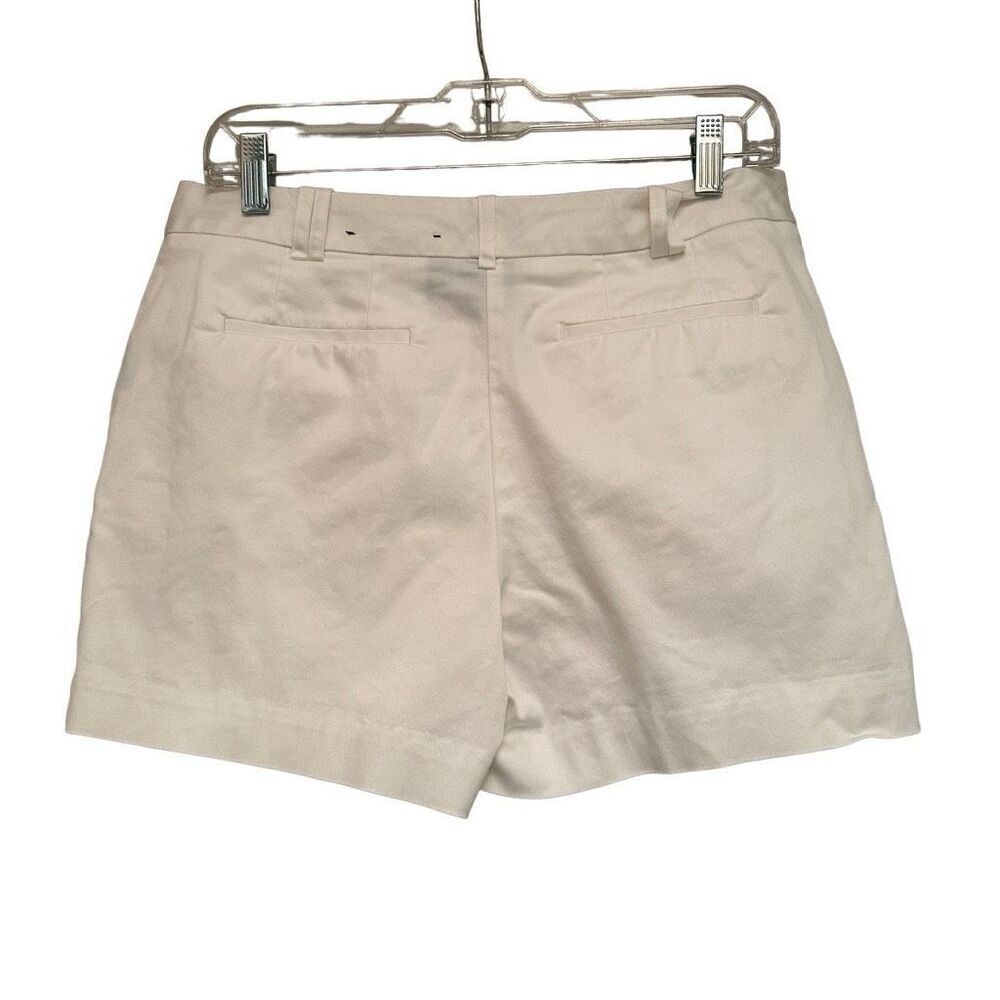 Worthington modern fit white shorts- size 6